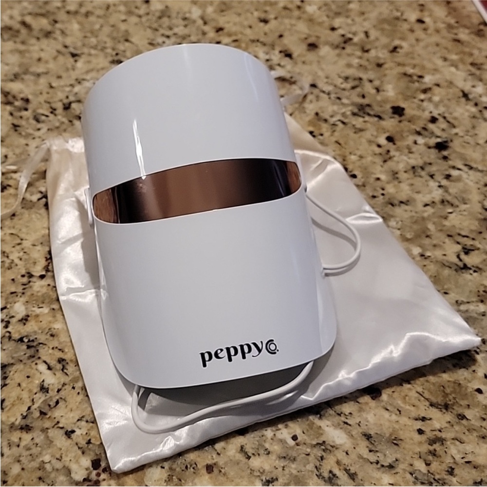 Peppy LED Face Mask